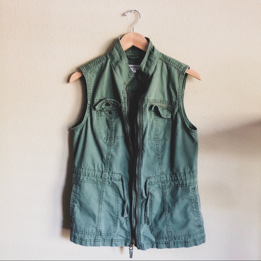 Perfect Fall Green Vest! Gently Worn!